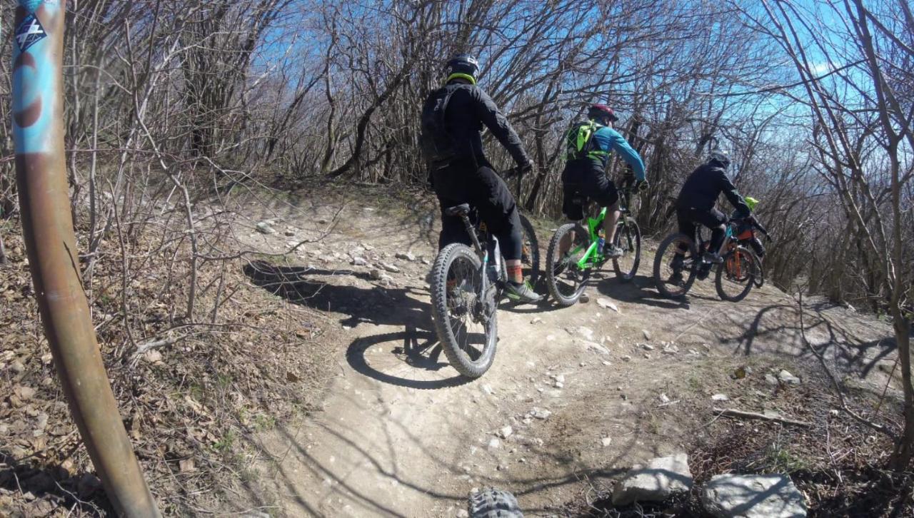 Albergo Aduepassi & Servizio Bike Shuttle Finale Ligure Exterior photo
