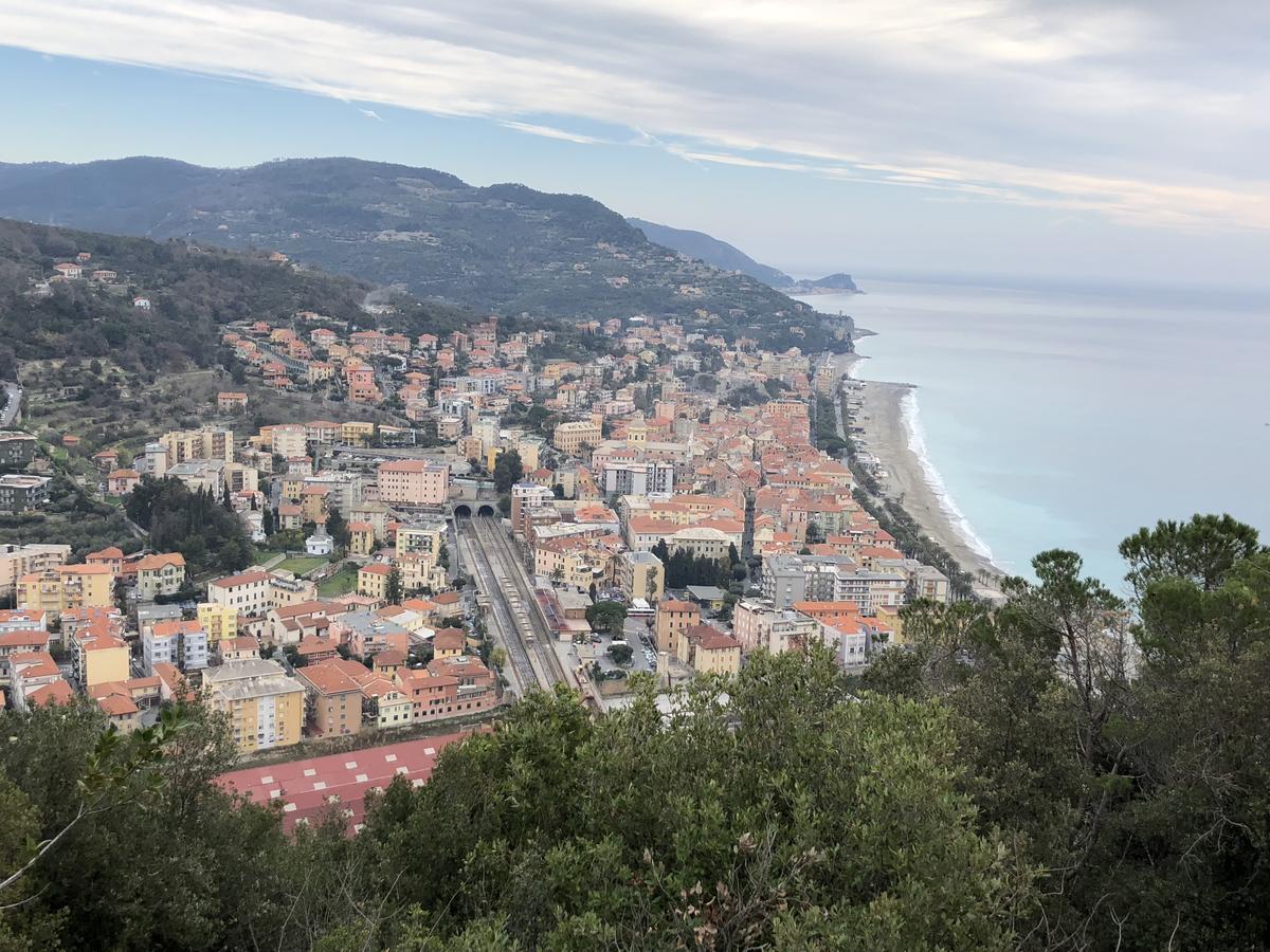 Albergo Aduepassi & Servizio Bike Shuttle Finale Ligure Exterior photo